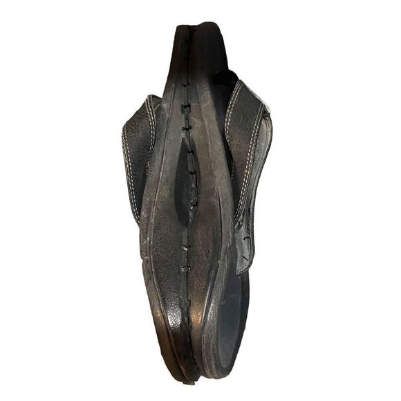 COPY - Olukai Men's sandals Sz 11 - Picture 2 of 3